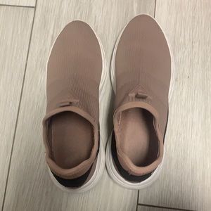 Women guess shoes